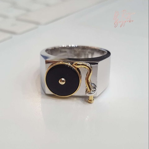 THE MUSIC MACHINE RING