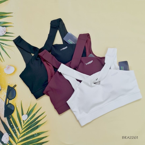 Áo tập yoga BRA2261 beYoga chụp tại cửa hàng