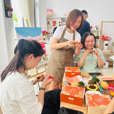 THUẬN TAY TRÁI CÓ MÓC LEN ĐƯỢC KHÔNG ? CÙNG LYLYCRAFT GIẢI ĐÁP THẮC MẮC NÀY CỦA KHÁCH HÀNG NHÉ