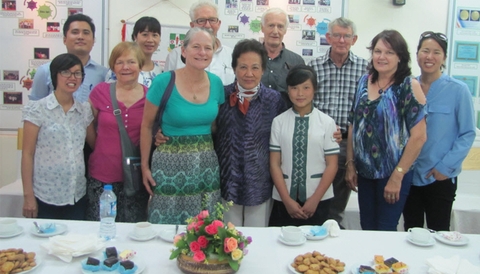 Guest of samaritan's purse visit hoa sua school