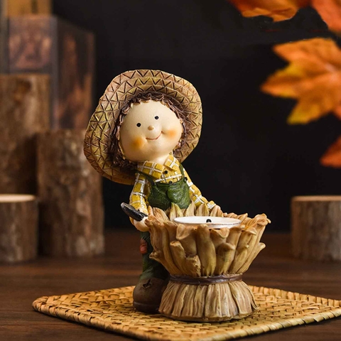 Chân nến cậu bé nông trại (11,5x7,5x15,7cm)- DC088