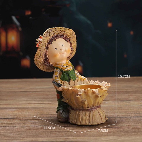 Chân nến cậu bé nông trại (11,5x7,5x15,7cm)- DC088