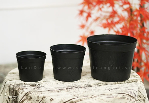 Chậu nhựa đen vân gỗ (D=25cm) - CN020