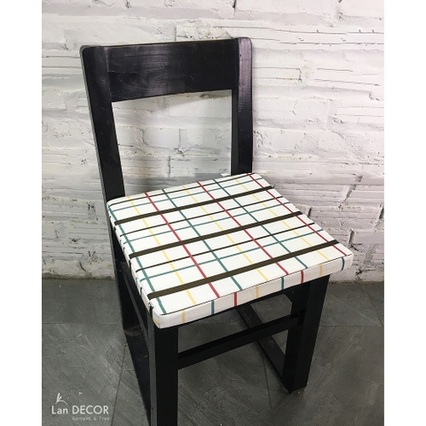 Đệm ghế Landecor họa tiết kẻ ô vuông sặc sỡ- BMG560