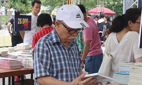 Hội sách Hà Nội thu hút độc giả