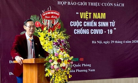 Ra mắt cuốn sách ''Việt Nam - Cuộc chiến sinh tử chống Covid-19''