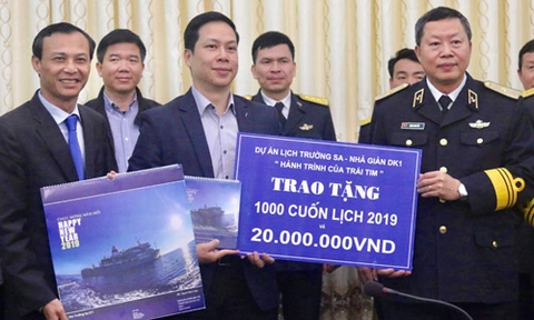 1.000 cuốn lịch Trường Sa lên đường ra đảo