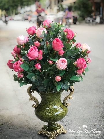 Lọ hoa hồng trứng