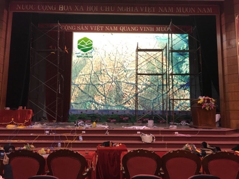 Thi công 46 m2 màn hình LED P4 full color indoor cho hội trường tại Lạng Sơn