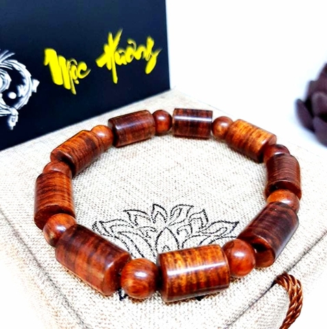 Vòng Gỗ Sưa Đỏ Quảng Bình Đốt Trúc Núi Rừng 10mm