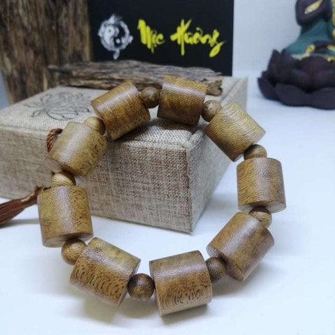 Vòng Trầm Hương Trúc 16mm Tốc Trầm Núi Rừng Tự Nhiên Thơm Dịu Ngọt