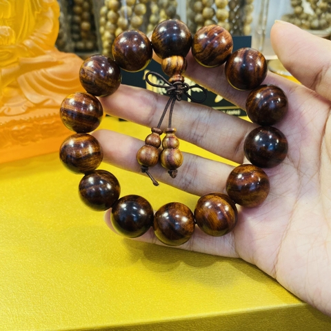 Vòng Gỗ Sưa Bắc Đen Già 100 Năm 16mm Vân Đẹp