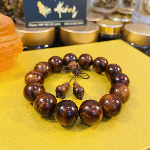 Vòng Gỗ Sưa Bắc Đen Già 100 Năm 16mm Vân Đẹp