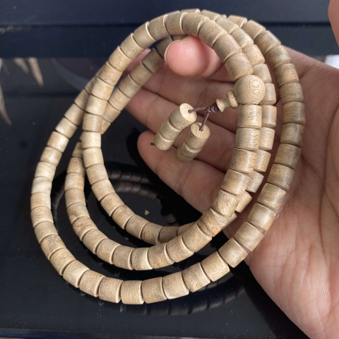Vòng Trầm Hương Đốt Trúc Nhộng 7mm Banh Đỏ 108 Hạt