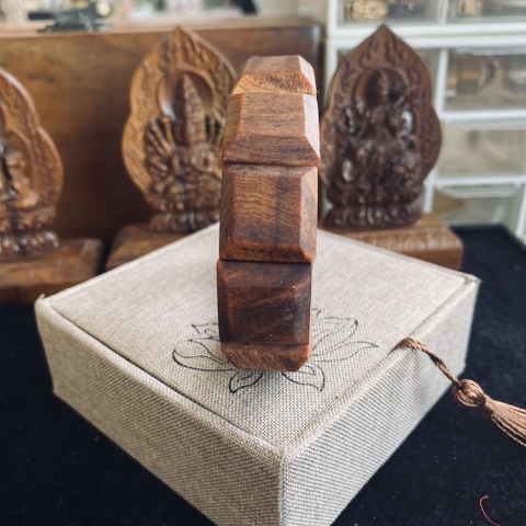 Vòng Bản Vuông Nu Ngọc Am Chun Sụn Không Chìm 18li