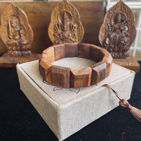 Vòng Bản Vuông Nu Ngọc Am Chun Sụn Không Chìm 18li