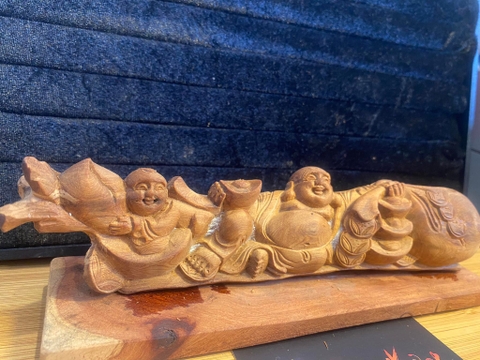Tượng di lặc kim tiền ngồi gỗ hoàng đàn tuyết thơm ngọt