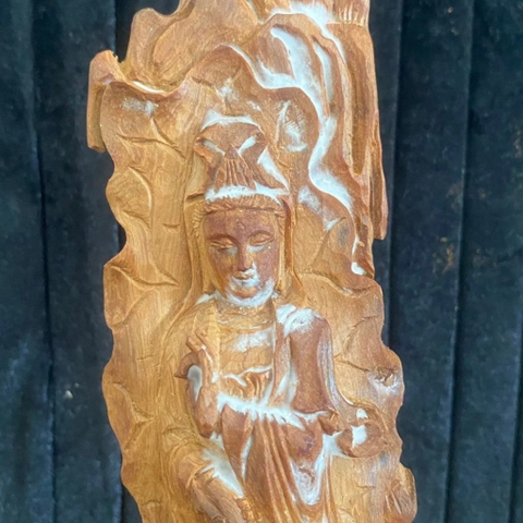 Tượng quan âm bồ tát gỗ hoàng đàn thơm ngọt