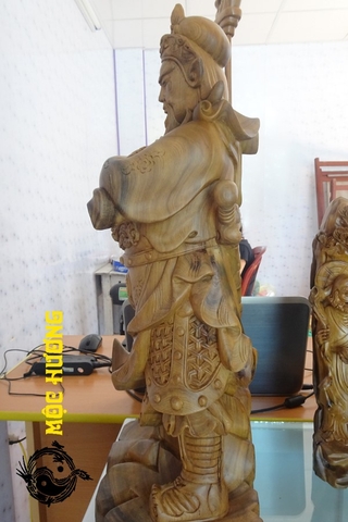 Tượng QUAN CÔNG trấn trạch trừ tà ma gỗ Bách Xanh thơm mát