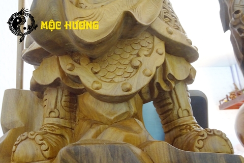 Tượng QUAN CÔNG trấn trạch trừ tà ma gỗ Bách Xanh thơm mát