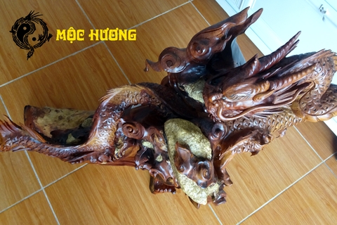 Tượng NHẤT LONG ÔM NGỌC gỗ Hương Đỏ Việt hàng sắc nét