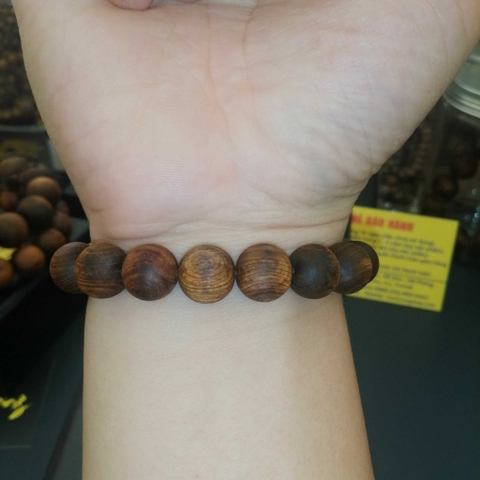 Vòng Gỗ Hoàng Đàn Chìm Nước 12mm Mọng Dầu