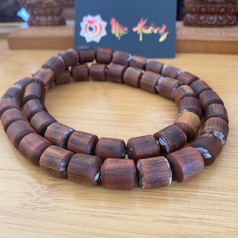 Dây chuyền gỗ rễ Hoàng Đàn Tuyết chìm nước 12mm