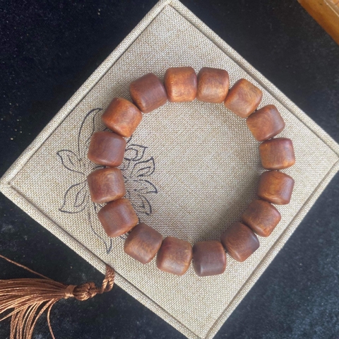 Vòng Gỗ Nu Gốc Ngọc Am Đỏ 12mm Trúc Nhộng Chìm Nước