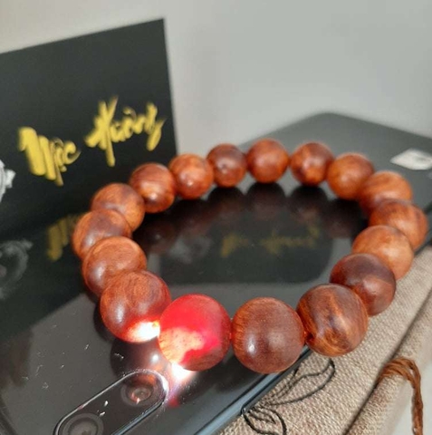 Vòng Gỗ Nu Huyết Long 14mm Mix 3 San Hô Tự Nhiên