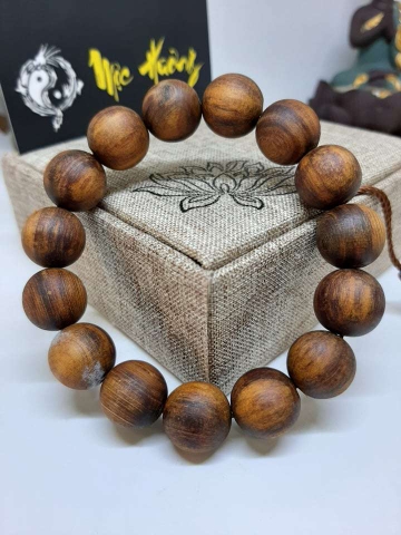 Vòng Gỗ Hoàng Đàn Chìm Nước 14mm Mọng Dầu