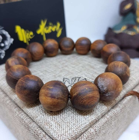 Vòng Gỗ Hoàng Đàn Chìm Nước 14mm Mọng Dầu