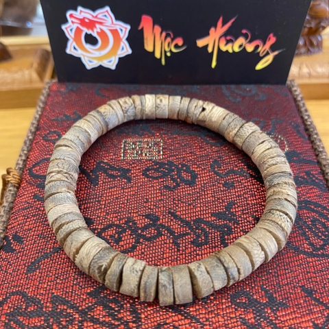 Vòng Trầm Hương Đồng Xu 10mm Tốc Banh Núi Rừng Thơm Ngọt