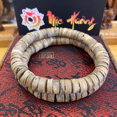 Vòng Trầm Hương Đồng Xu 10mm Tốc Banh Núi Rừng Thơm Ngọt