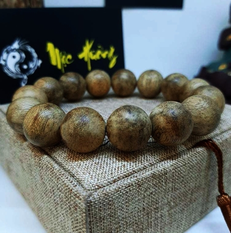 Vòng Trầm Hương Tốc Banh Rừng Tự Nhiên 14mm