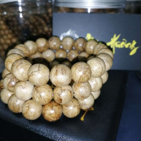 Vòng Trầm Hương Hạt Tròn 12mm Tốc Banh