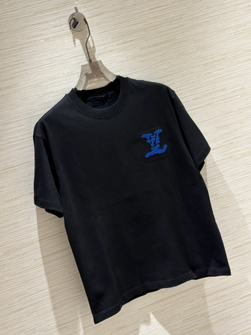 Áo phông T shirt Louis Vuitton Đen logo wash nổi Xanh Dương Like Auth on web