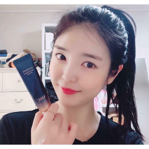 Kem Dưỡng Mắt Vàng 24K AHC Premier Ampoule In Eye Cream ( nội địa Hàn Quốc )