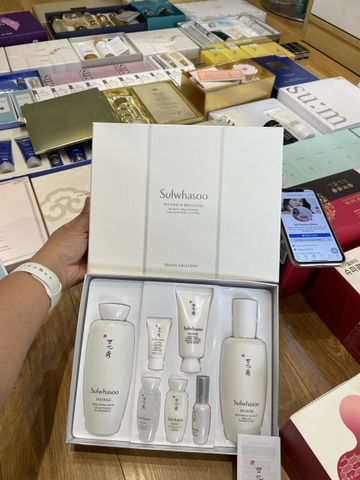 Set dưỡng trắng bạch sâm Sulwhasoo Snowise Brightening 7sp phiên bản mới nhất (date 7/2024) Set dưỡng trắng bạch sâm Sulwhasoo Snowise Brightening 7sp phiên bản mới nhất (date 7/2024)