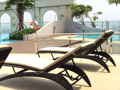 Sunny Saigon Apartments & Hotel Chọn Minh Thy Furniture cung cấp Ghế Hồ Bơi Nhựa Giả Mây
