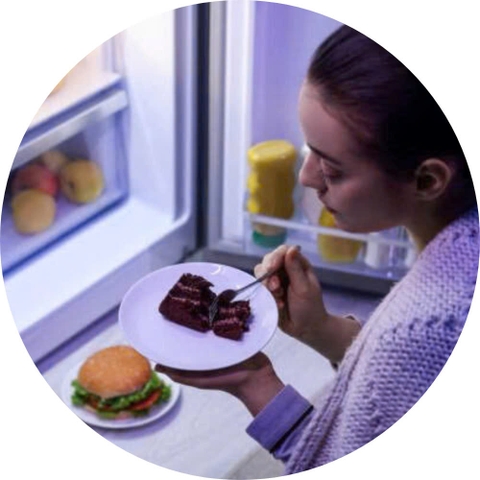 Ăn muộn có liên quan đến nguy cơ ung thư đại trực tràng cao hơn