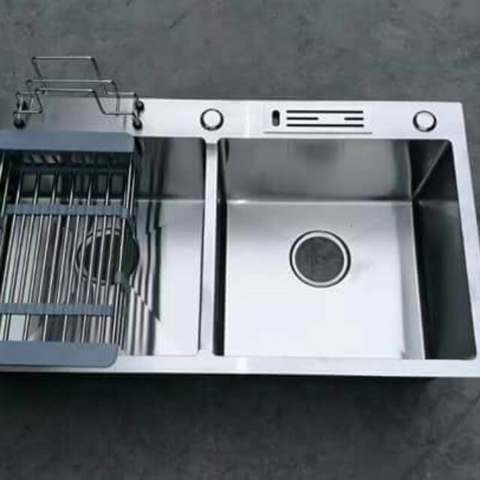 Chậu rửa bát 2 hố cân có cài dao thớt H8245 cân CD