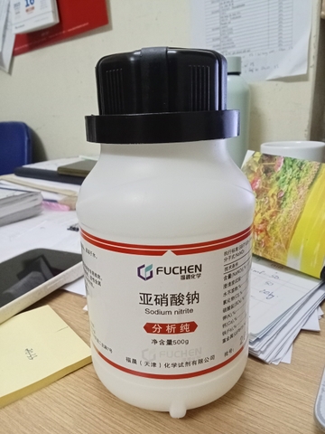 Hóa Chất Sodium Nitrite (NaNO2, Chai 500G, AR, Fuchen, Cas 7632-00-0)