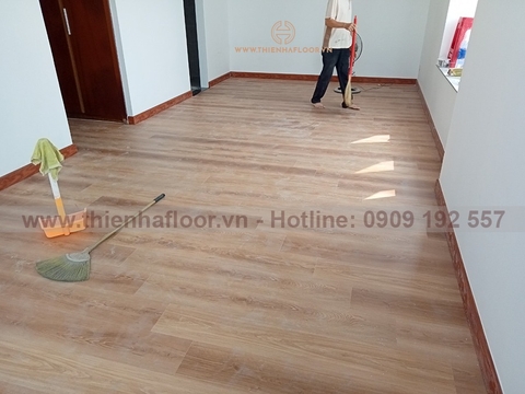 Thi công sàn nhựa hèm khóa Matfloor 6mm tại Quận 8