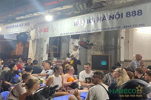 Top 8+ quán bia hơi vỉa hè Hà Nội ngon nhất
