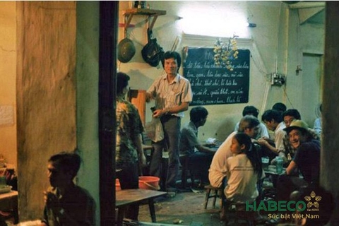 Khám phá bia hơi Hà Nội xưa - Hương vị, cách uống