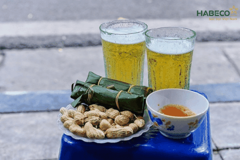 Cốc bia hơi - Nét đặc sắc trên bàn nhậu của người Việt