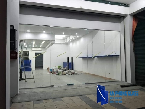 Lắp cửa kính cường lực tại đường Nguyễn Chí Thanh