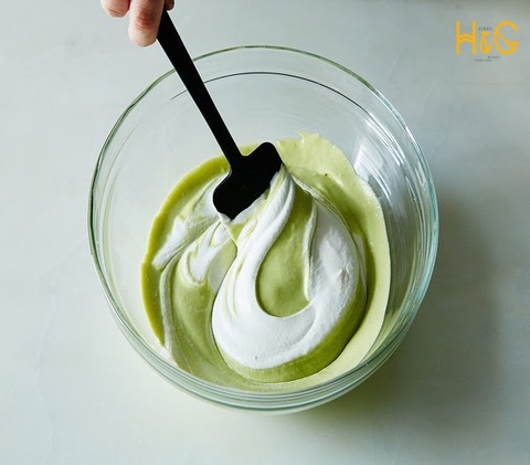 bột trà xanh với sữa chua