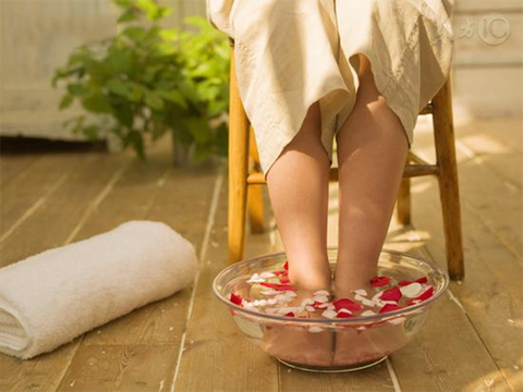 Một tuần nên ngâm chân mấy lần?