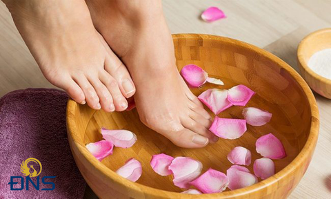 Trị dứt điểm chứng hôi chân với bồn ngâm massage chân hồng ngoại